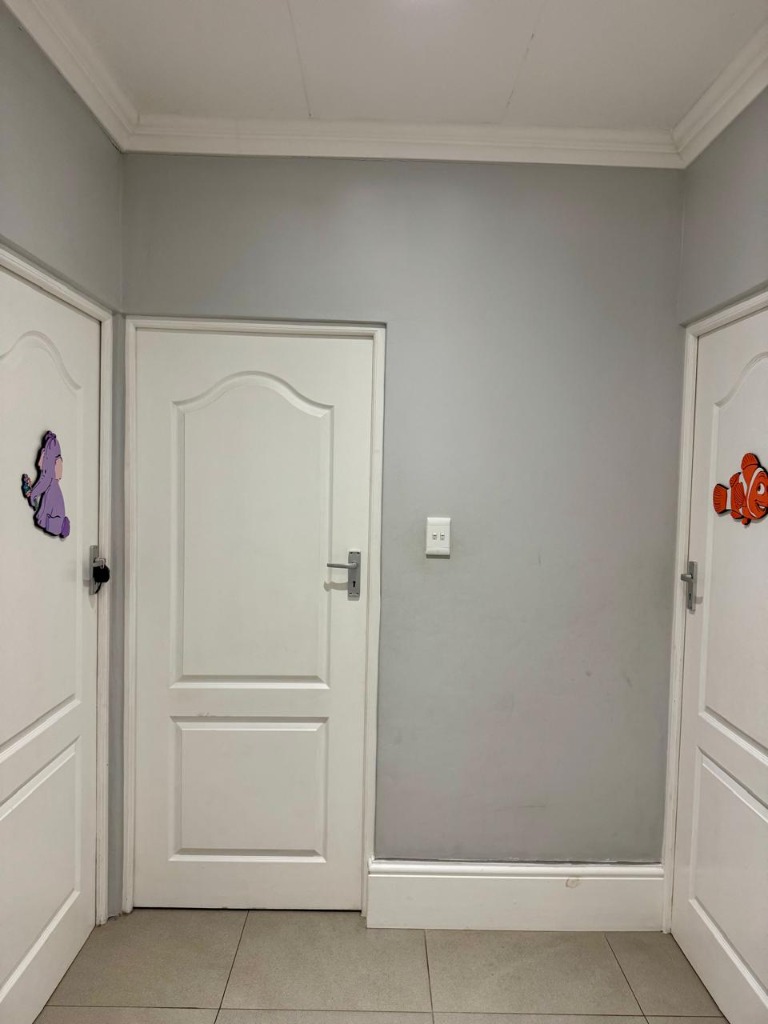 Bright & Spacious Family Home - Image 31